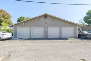 415 SE J St, Grants Pass, OR 97526 - Photo 10