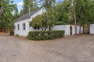 540 E California St, Jacksonville, OR 97530 - Photo 44