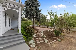 540 E California St, Jacksonville, OR 97530 - Photo 8