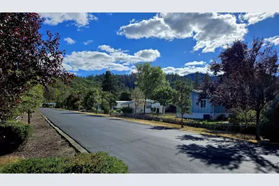 6901 Old Stage Road, Central Point, OR 97502 - Photo 8