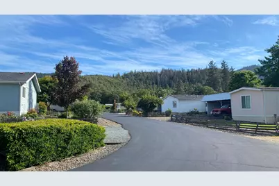 6901 Old Stage Road, Central Point, OR 97502 - Photo 6