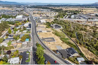 510 N Main Street, Phoenix, OR 97535 - Photo 6
