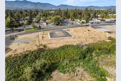 510 N Main Street, Phoenix, OR 97535 - Photo 12