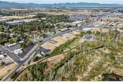 510 N Main Street, Phoenix, OR 97535 - Photo 8