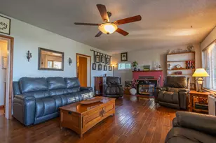 5151 Summers Ln, Klamath Falls, OR 97603 - Photo 4