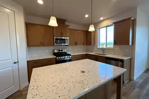 121 Valemont, Eagle Point, OR 97524 - Photo 6