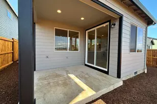 121 Valemont, Eagle Point, OR 97524 - Photo 8