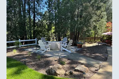 375 W Elm Street, Jacksonville, OR 97530 - Photo 48