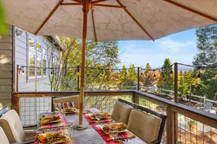 375 W Elm St, Jacksonville, OR 97530 - Photo 14