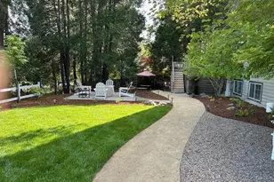 375 W Elm St, Jacksonville, OR 97530 - Photo 52