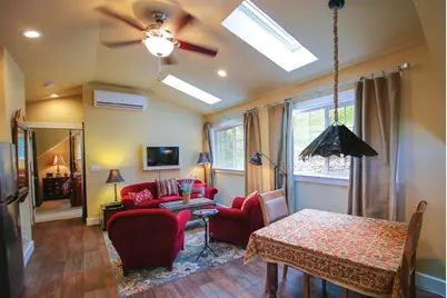 375 W Elm Street, Jacksonville, OR 97530 - Photo 38