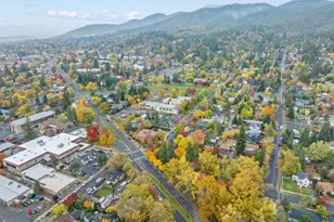 124 Morton St, Ashland, OR 97520 - Photo 30