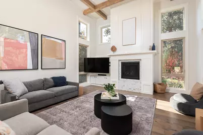 60472 Kangaroo Loop, Bend, OR 97702 - Photo 2