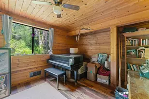 1026 N Schoolhouse Creek Rd, Grants Pass, OR 97526 - Photo 16
