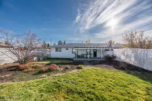 21116 SE Reed Market Rd, Bend, OR 97702 - Photo 30