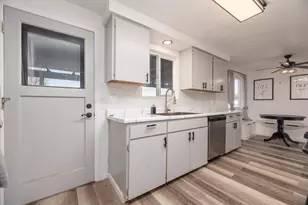 21116 SE Reed Market Rd, Bend, OR 97702 - Photo 10