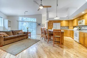 3271 NW Melville Dr, Bend, OR 97703 - Photo 10