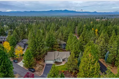 3271 NW Melville Drive, Bend, OR 97703 - Photo 2