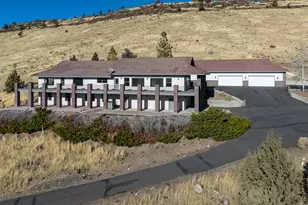 2717 SE Hill St, Prineville, OR 97754 - Photo 2