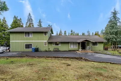 792 Summit Loop, Grants Pass, OR 97527 - Photo 1