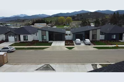 657 Terrazzo Way, Medford, OR 97501 - Photo 12
