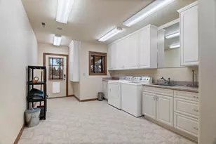 21955 Rickard Rd, Bend, OR 97702 - Photo 32