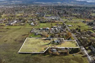 2554 W Stewart Ave, Medford, OR 97501 - Photo 34