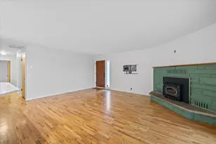 2554 W Stewart Ave, Medford, OR 97501 - Photo 8