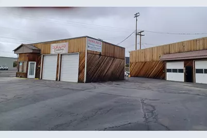 1501 Esplanade Avenue #A&B, Klamath Falls, OR 97601 - Photo 2