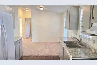 8401 Old Stage Road #UNIT 27, Central Point, OR 97502 - Photo 16