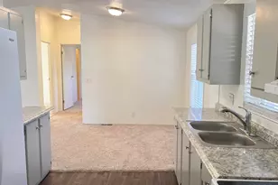 8401 Old Stage Rd, Central Point, OR 97502 - Photo 16