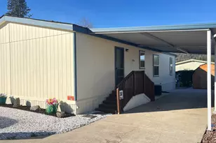 8401 Old Stage Rd, Central Point, OR 97502 - Photo 1