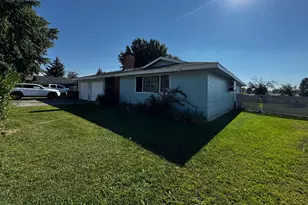 5814 Harlan Dr, Klamath Falls, OR 97603 - Photo 2