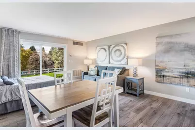 1565 NW Wall Street #206, Bend, OR 97703 - Photo 2