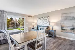 1565 NW Wall St, Bend, OR 97703 - Photo 2