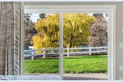 1565 NW Wall Street #206, Bend, OR 97703 - Photo 6