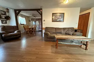 1121 Merryman Dr, Klamath Falls, OR 97603 - Photo 4