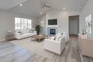 3982 NE Oakside Loop, Bend, OR 97701 - Photo 2