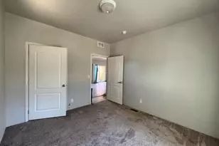 535 W River St, Cave Junction, OR 97523 - Photo 14