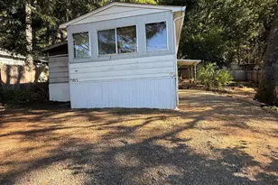 105 Raymond St, Cave Junction, OR 97523 - Photo 2