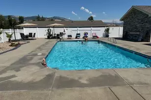 333 Mountain View Dr, Talent, OR 97540 - Photo 16