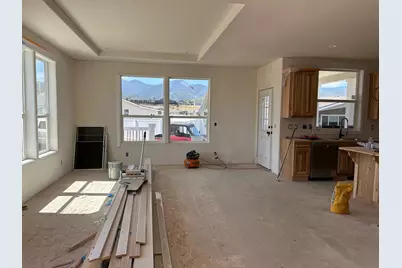 333 Mountain View Drive #18, Talent, OR 97540 - Photo 4