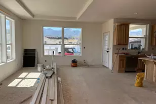 333 Mountain View Dr, Talent, OR 97540 - Photo 4