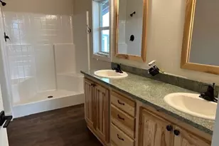 333 Mountain View Dr, Talent, OR 97540 - Photo 8