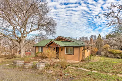 4260 Clayton Road, Ashland, OR 97520 - Photo 2