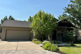 19555 Greatwood Loop, Bend, OR 97702 - Photo 2