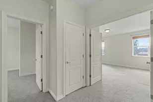 19555 Greatwood Loop, Bend, OR 97702 - Photo 12