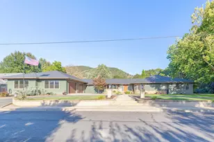 1117 NE Memorial Dr, Grants Pass, OR 97526 - Photo 20