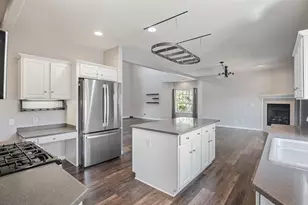 300 Woodville Way, Rogue River, OR 97537 - Photo 2