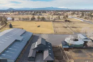 22333 Nelson Rd, Bend, OR 97701 - Photo 2